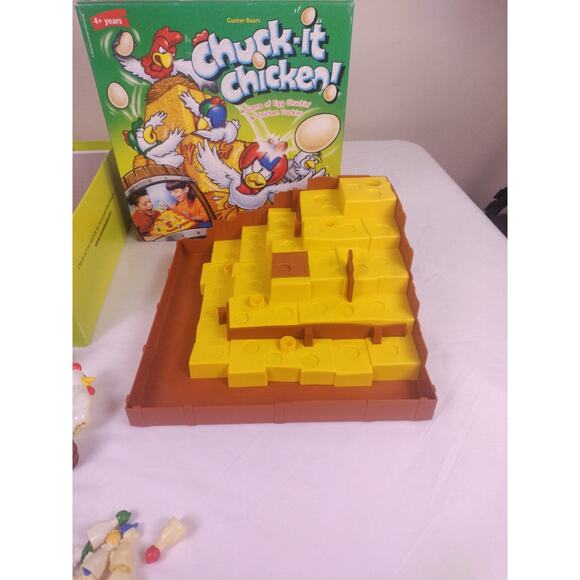 Chuck It Chicken Ravensburger 2006 Vintage Board Game - Picture 2 of 8